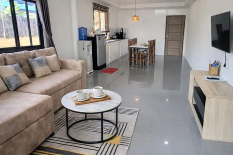 Lanta Cozy House 2 House in Sala Dan