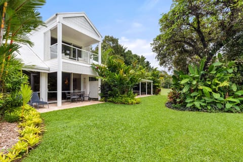 Property building, Garden, Garden view