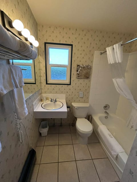 Marina Hotel Hotel in Port Alberni