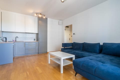 Kitchen or kitchenette, Seating area, Dining area