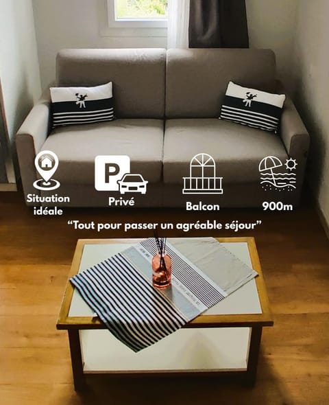 Bed, Living room, Seating area