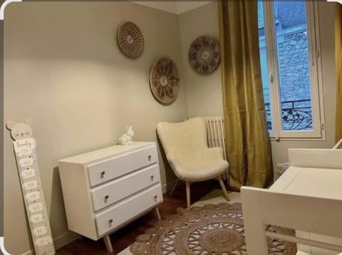 Villa Petit Prince Étage 1 avec 3 Chambres Soleil, B-612, Renard Bed and Breakfast in Île-de-France