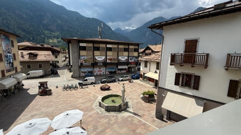 View (from property/room), City view, Landmark view