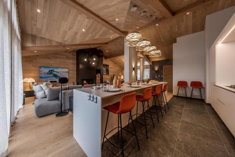 Chalet Rosoire Courchevel 1650 Bed&Breakfast Chalet in Saint-Bon-Tarentaise