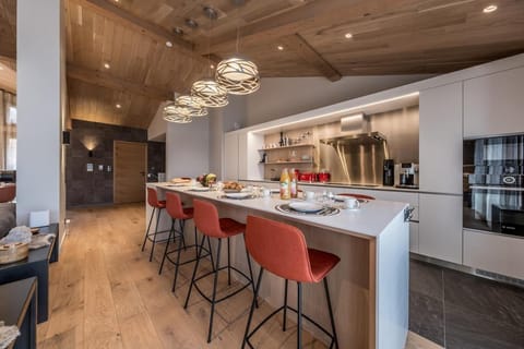 Chalet Rosoire Courchevel 1650 Bed&Breakfast Chalet in Saint-Bon-Tarentaise