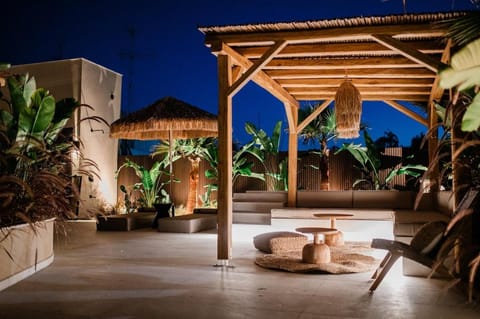 Patio, Night