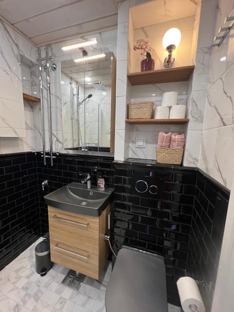 Kaisla - kaunis huoneisto järvimaisemalla Apartment in Uusimaa