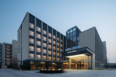 Property building, Day