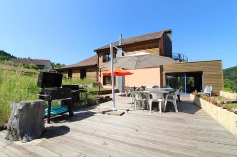 Ecogîte Saint-Prayel à Moyenmoutier, Gîte de groupe avec piscine, sauna, jeux House in Vosges