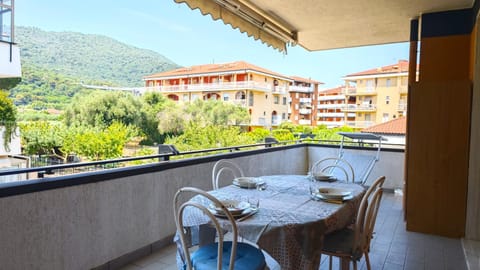 Natural landscape, View (from property/room), Balcony/Terrace, Dining area
