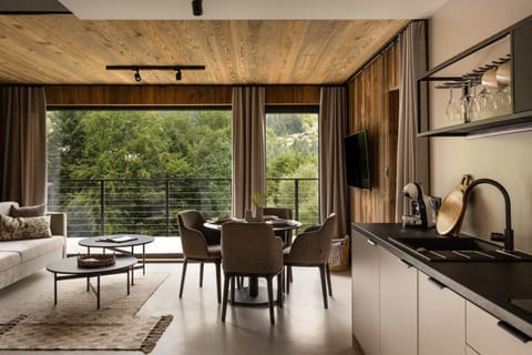 Natural landscape, View (from property/room), Balcony/Terrace, Balcony/Terrace, Kitchen or kitchenette, Living room, Seating area, Dining area, young children, young children, older children, older children, Family, Family