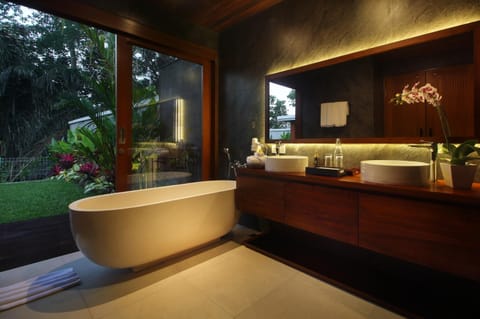Bathroom, Bath