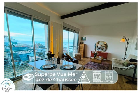 City view, Sea view