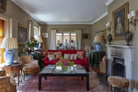 Elegant Cotswold Retreat Villa in West Oxfordshire District