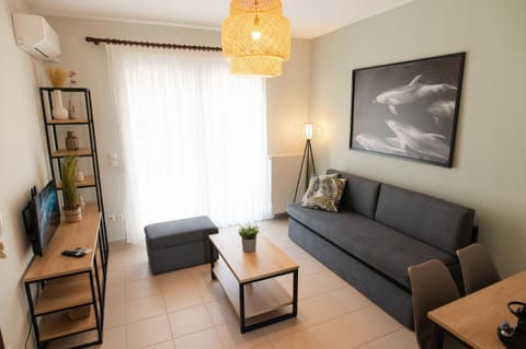 TV and multimedia, Living room, Seating area, internet, air conditioner