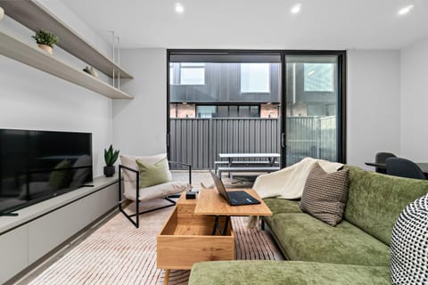 Communal lounge/ TV room, TV and multimedia, Living room, Seating area, Evening entertainment