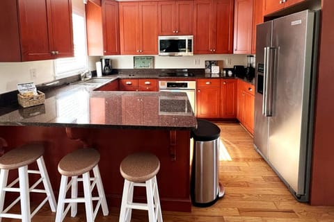 Lighthouse Cottage- Pet Friendly & Close to beach House in Selbyville