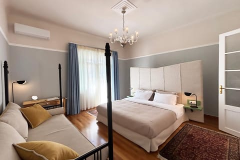 Bed, Bedroom, air conditioner