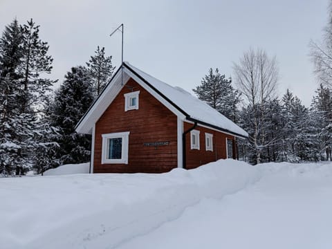 Hulhavantuvat 1 Chalet in Lapland