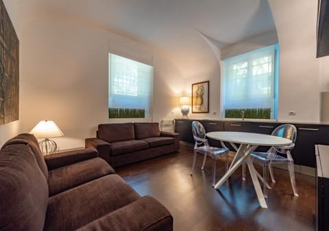 Kitchen or kitchenette, Living room, Dining area