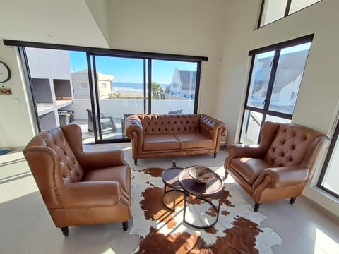 Living room, Sea view