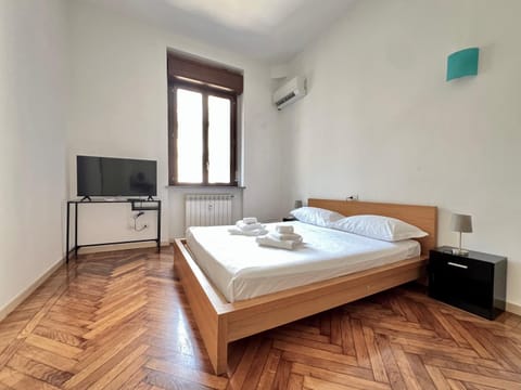 Bed, Photo of the whole room, air conditioner