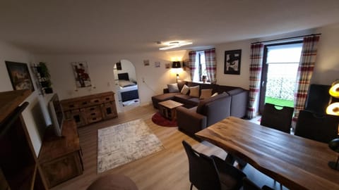 TV and multimedia, Living room, Dining area