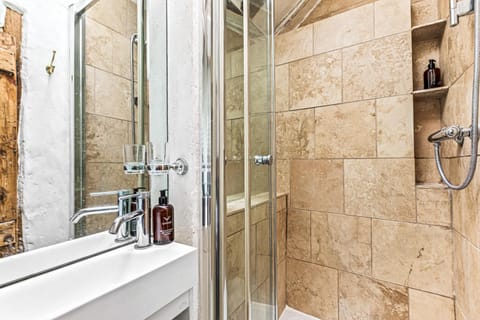 The Snug House in Henley-on-Thames