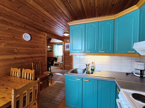 Hulhavantuvat 2 Chalet in Lapland