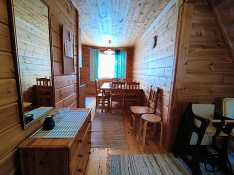 Hulhavantuvat 2 Chalet in Lapland