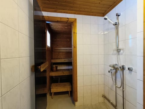 Hulhavantuvat 2 Chalet in Lapland