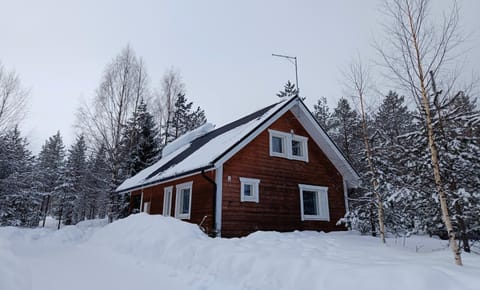 Hulhavantuvat 2 Chalet in Lapland