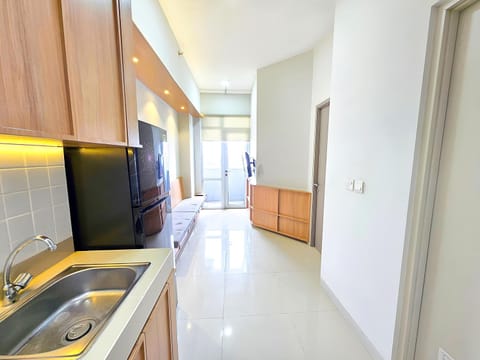 Kitchen or kitchenette, Living room, Seating area, Dining area, stove