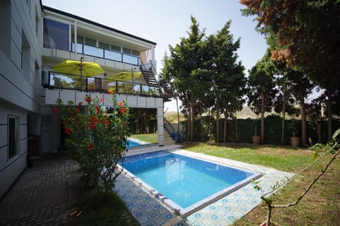 Garden, Swimming pool