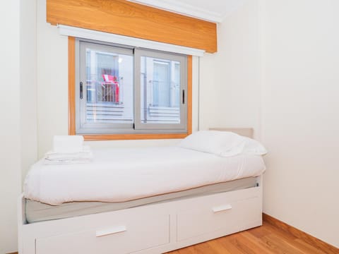 YBH Lopez de Neira 42, 3 Apartment in Vigo