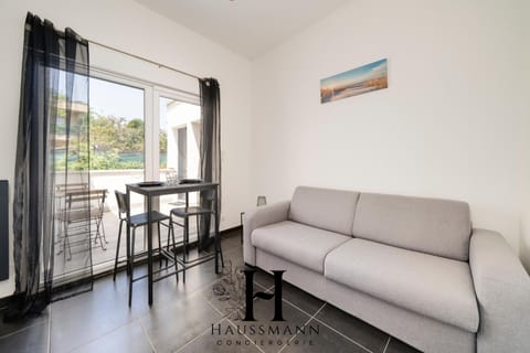 Patio, View (from property/room), Balcony/Terrace, Living room, Seating area, Dining area