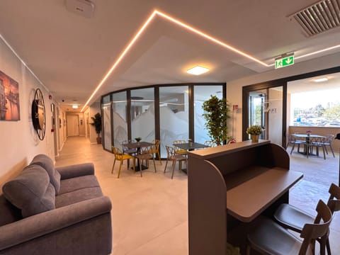 Dining area, Internal: Not applicable to any particular room