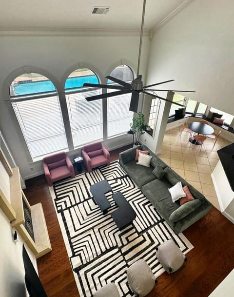 Luxury 6BR Retreat Pool Hot Tub Cinema & Game Room House in Fort Worth