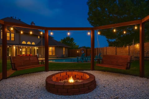 Luxury 6BR Retreat Pool Hot Tub Cinema & Game Room House in Fort Worth