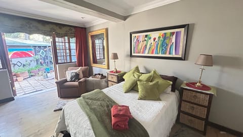 Photo of the whole room, Seating area, Bedroom