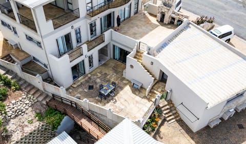 Patio, Bird's eye view