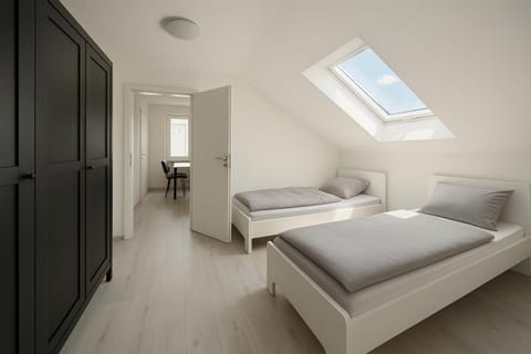 Bed, Bedroom, wardrobe