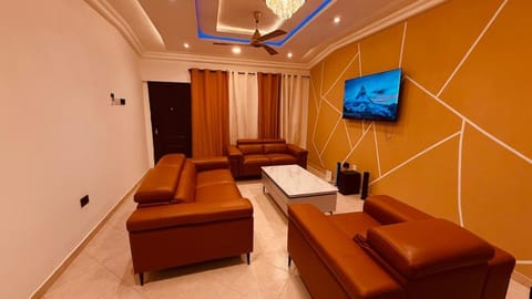 Communal lounge/ TV room, TV and multimedia, Living room, Seating area