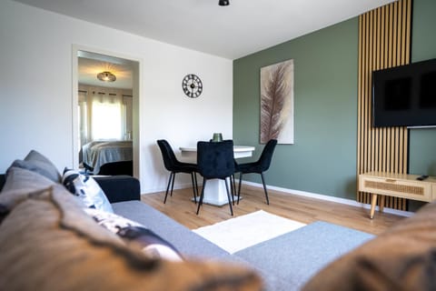 TV and multimedia, Living room, Seating area