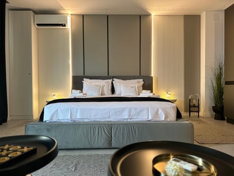 Bed, Photo of the whole room, air conditioner