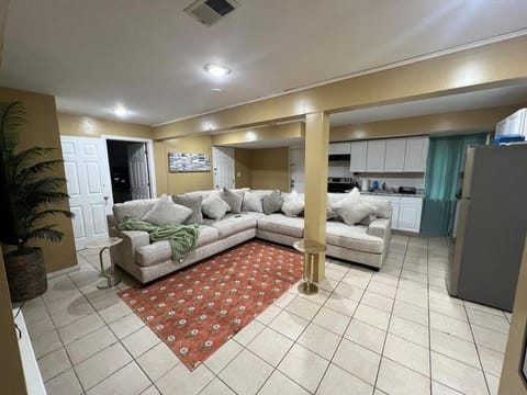 Lovely Cozy 3 king bedroom, 5 mins EWR Airport Apartment in Colorado