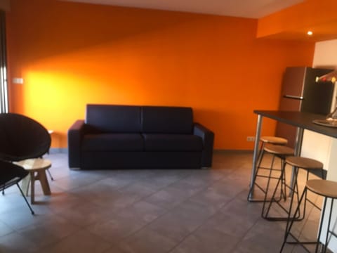 Kitchen or kitchenette, Living room, Seating area