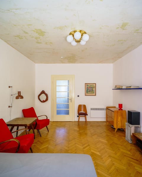 Living room, Photo of the whole room