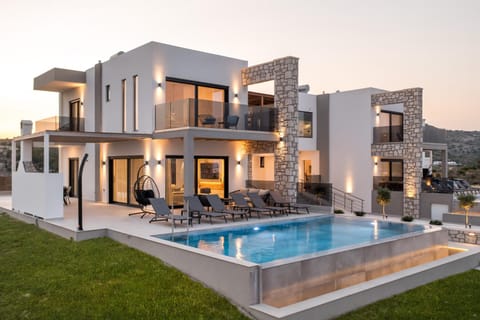 Patio, Day, Mountain view