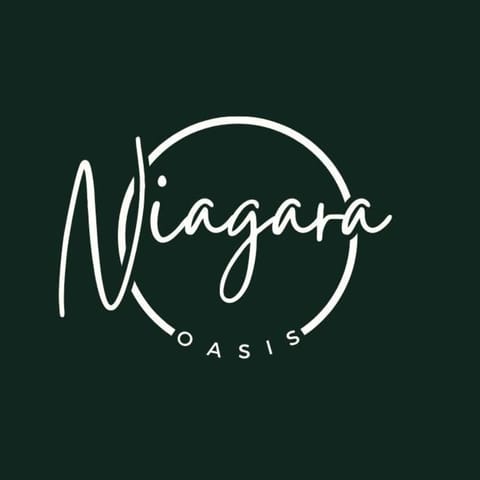 Spacious 8-bedroom home in Niagara Falls Perfect for groups House in Niagara Falls